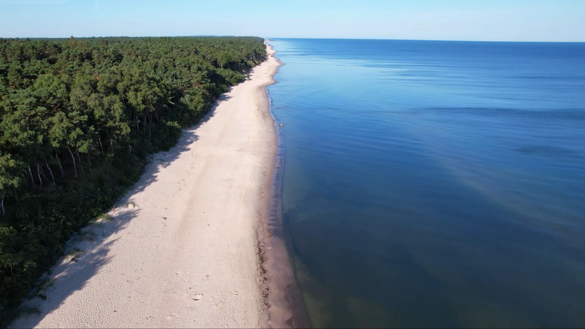 Plaża Łukęcin – Bałtyk pełen historii
